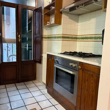 בית הארחה Frascati Suites פראסקאטי