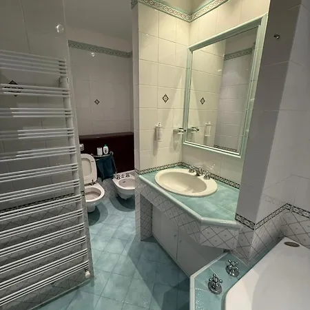게스트하우스 Frascati Suites
