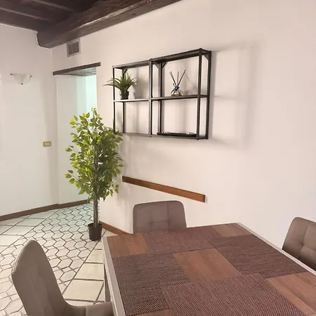 بيت ضيافة Frascati Suites 3*